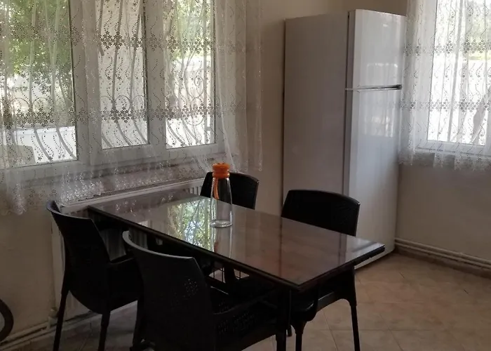 Huge Evleri 3 Apartman *